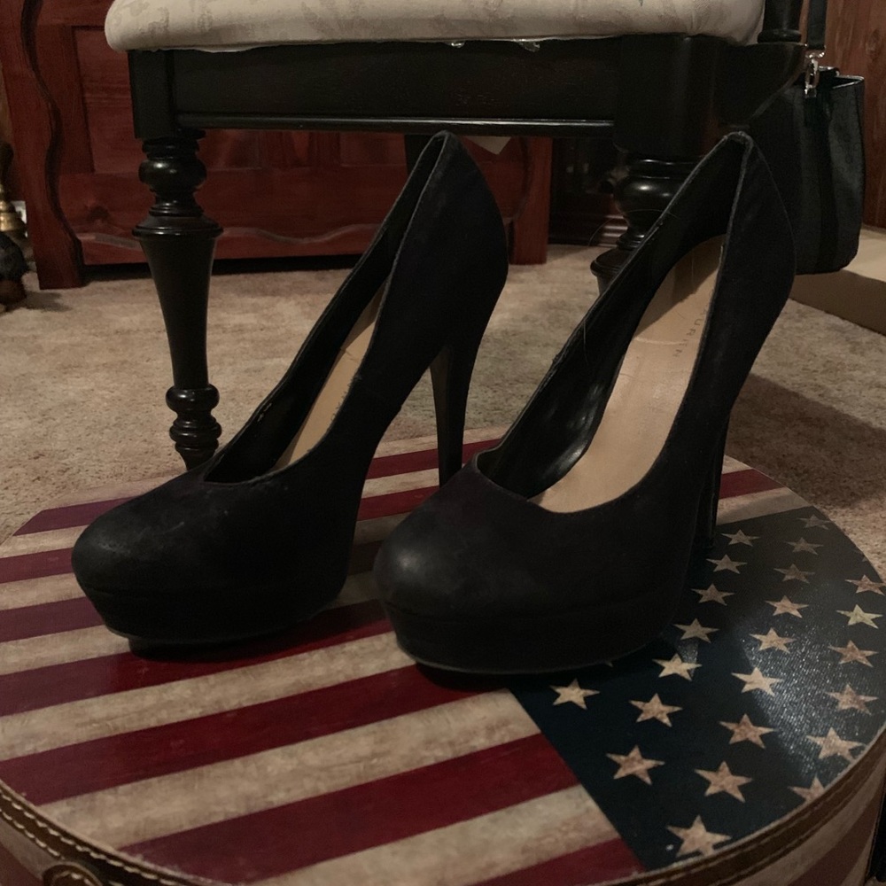 Pumps - Picture 2 of 5